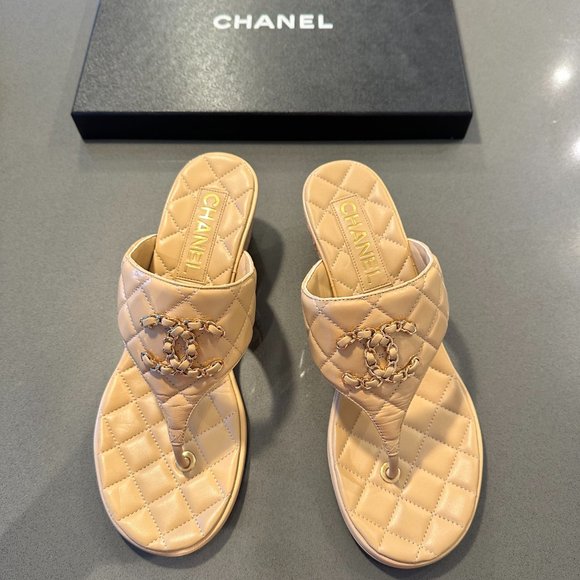 Authentic Tan Beige CHANEL Leather Wedge Sandal 38 - Never Worn - Picture 1 of 6